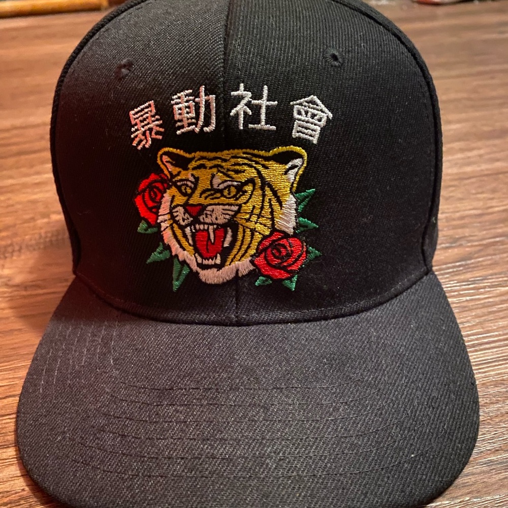 NWT Riot Society Tiger Rose Hat